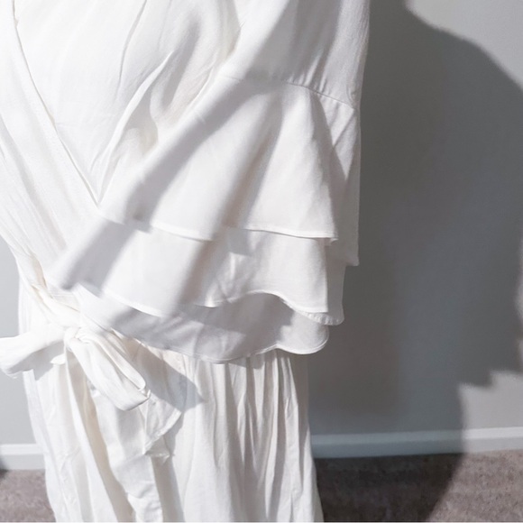 NWT City Chic White Dress XS/14 - Picture 3 of 7